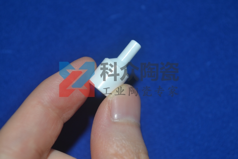 氧化鋯陶瓷推桿的特點(diǎn)體現(xiàn)在什么方面？